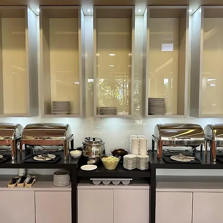 Eurohotel Отель Сважендз