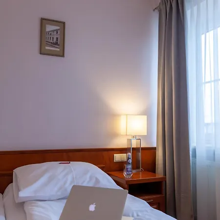 فندق Eurohotel 3*