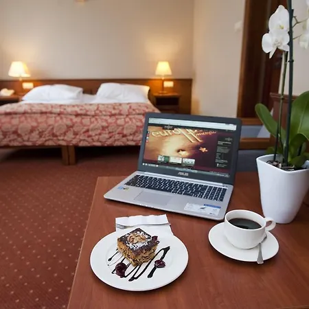 فندق Eurohotel 3*